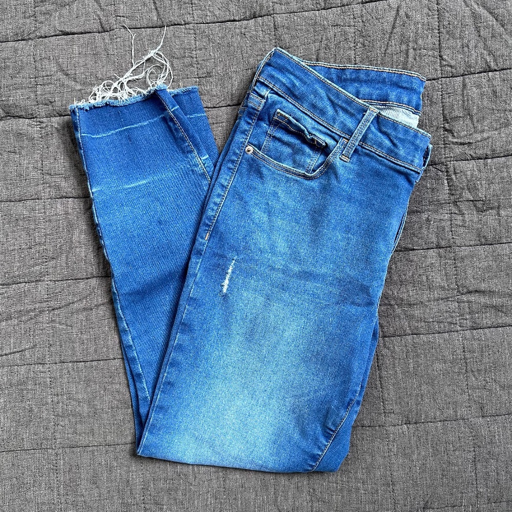 Old Navy Rockstar Super Skinny Built-In Sculpt Mid Rise Jeans Size 12 Petite
